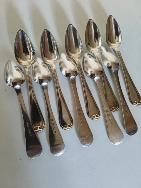 Set of 8 Dutch 19th-century teaspoons, dated 1859. Made of solid silver (0.835), by silversmith Has in Amsterdam.